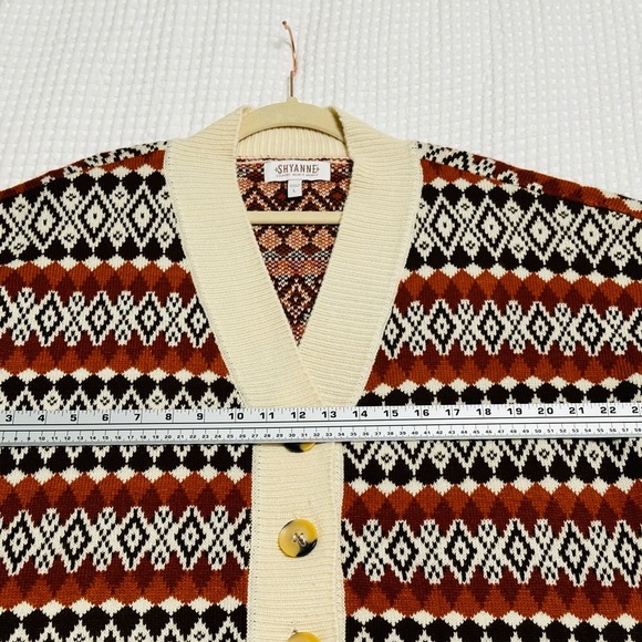 SHYANNE WOMEN'S SOUTHWESTERN PRINT CARDIGAN . PERFECT CONDITION!! - Picture 4 of 8